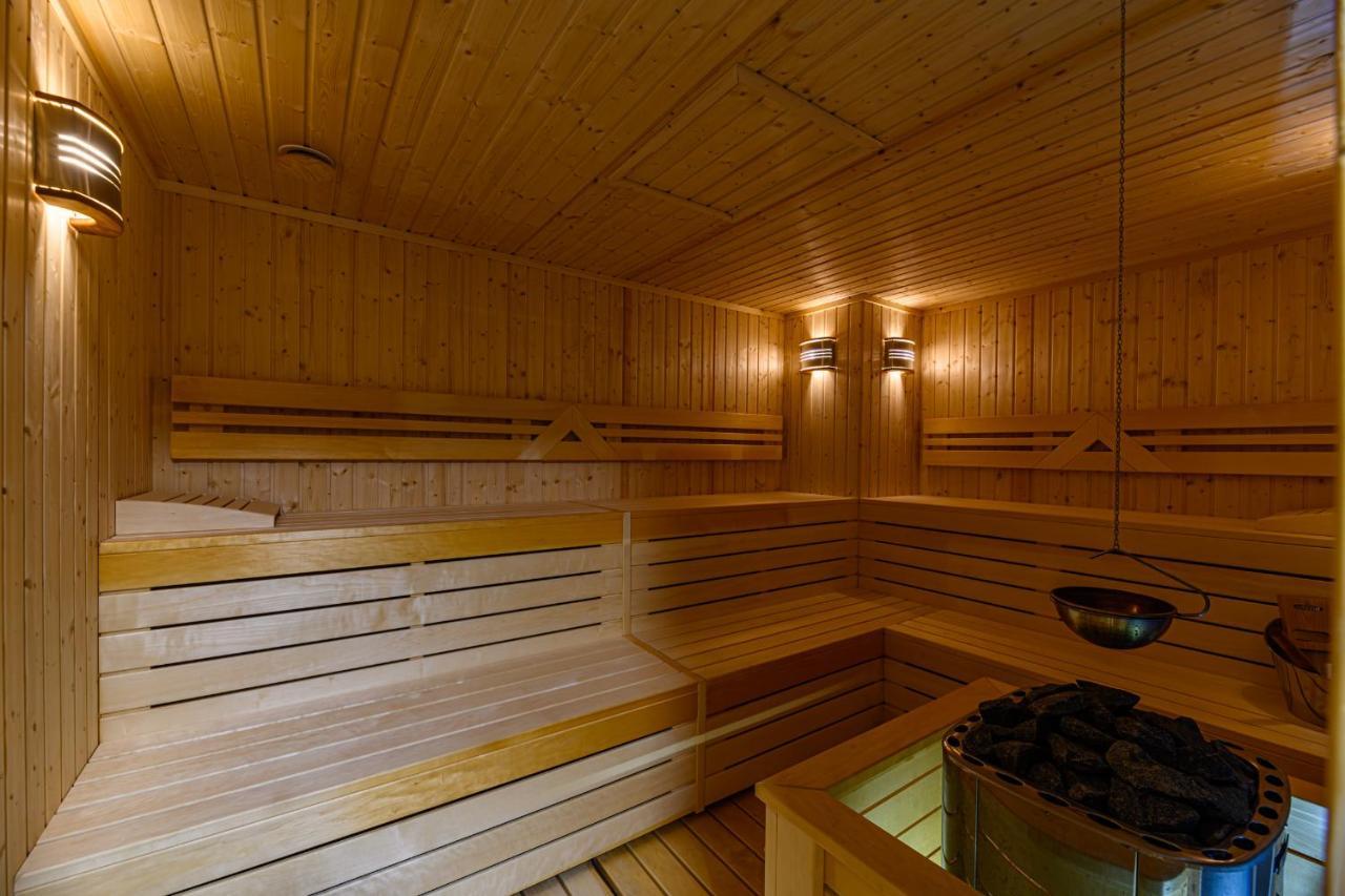 Hotel Dukat Gura Humorului Extérieur photo