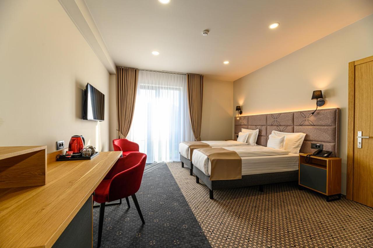 Hotel Dukat Gura Humorului Extérieur photo