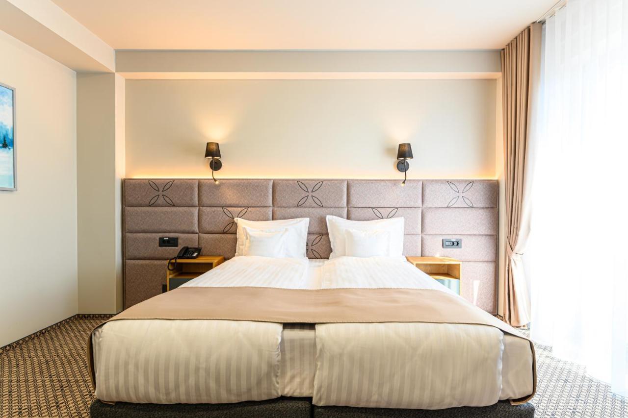 Hotel Dukat Gura Humorului Extérieur photo
