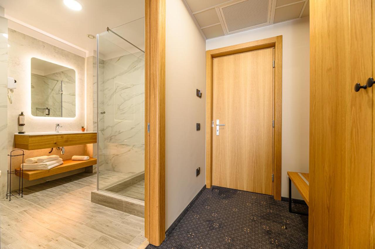 Hotel Dukat Gura Humorului Extérieur photo