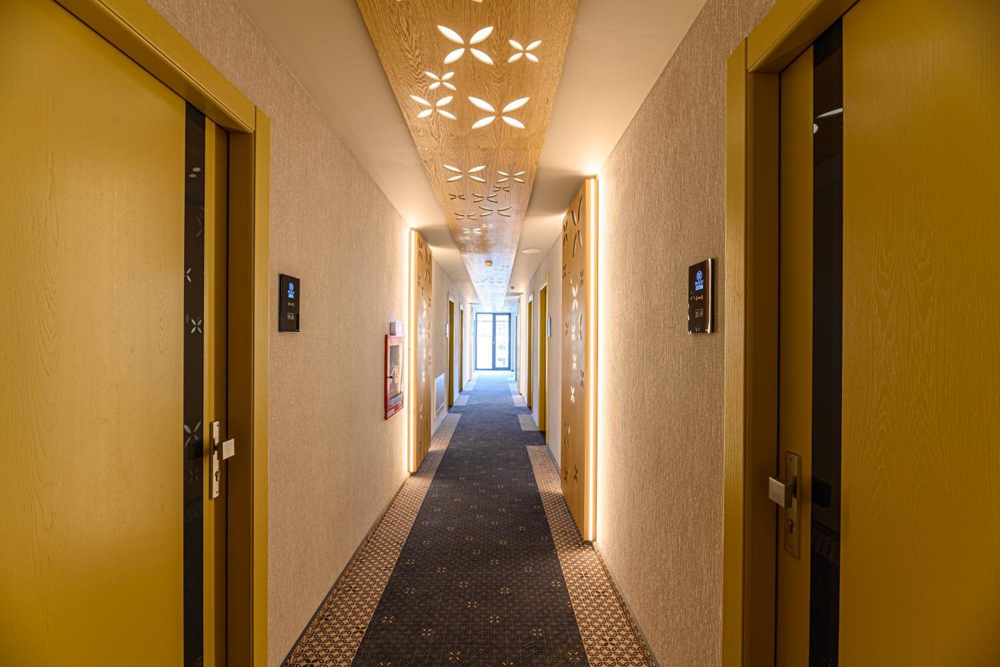Hotel Dukat Gura Humorului Extérieur photo